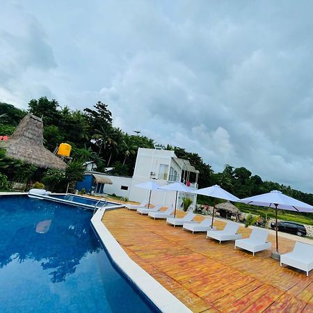 Three Queen Villa And Homestay Уайкабубак Екстериор снимка