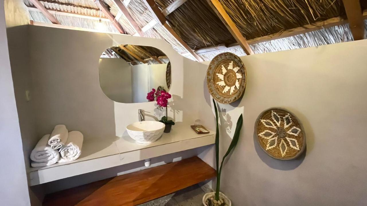 Three Queen Villa And Homestay Уайкабубак Екстериор снимка