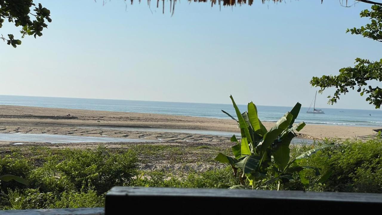 Three Queen Villa And Homestay Уайкабубак Екстериор снимка