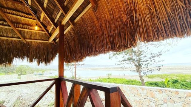 Three Queen Villa And Homestay Уайкабубак Екстериор снимка