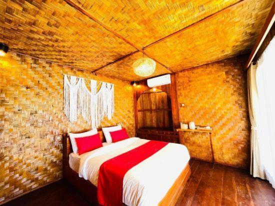 Three Queen Villa And Homestay Уайкабубак Екстериор снимка