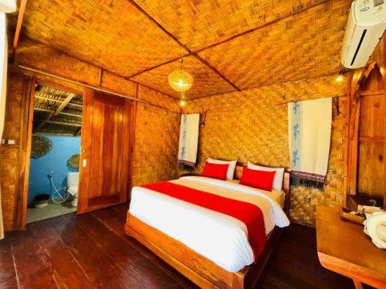Three Queen Villa And Homestay Уайкабубак Екстериор снимка