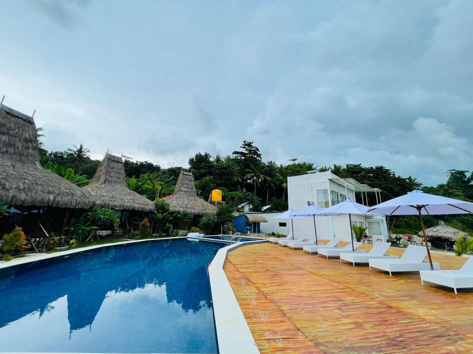 Three Queen Villa And Homestay Уайкабубак Екстериор снимка