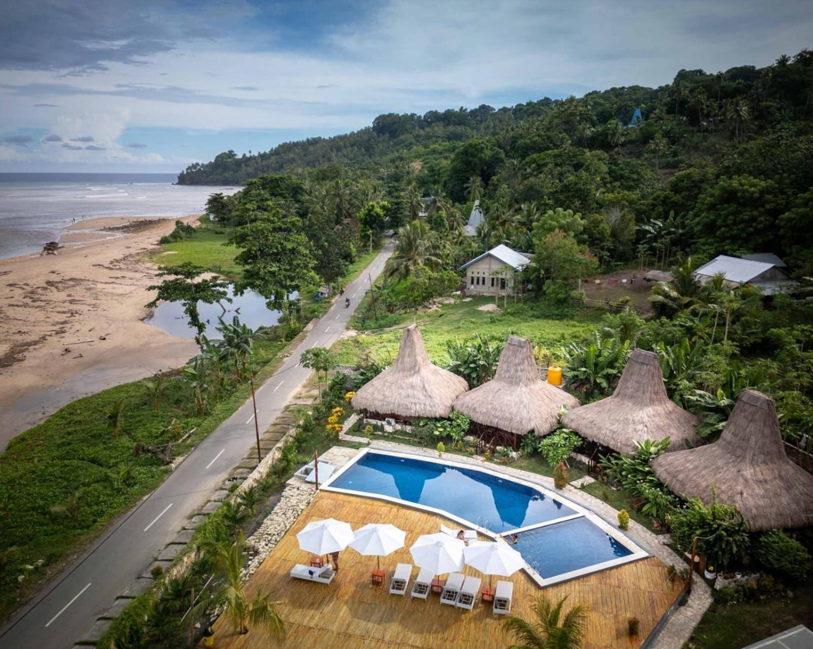 Three Queen Villa And Homestay Уайкабубак Екстериор снимка